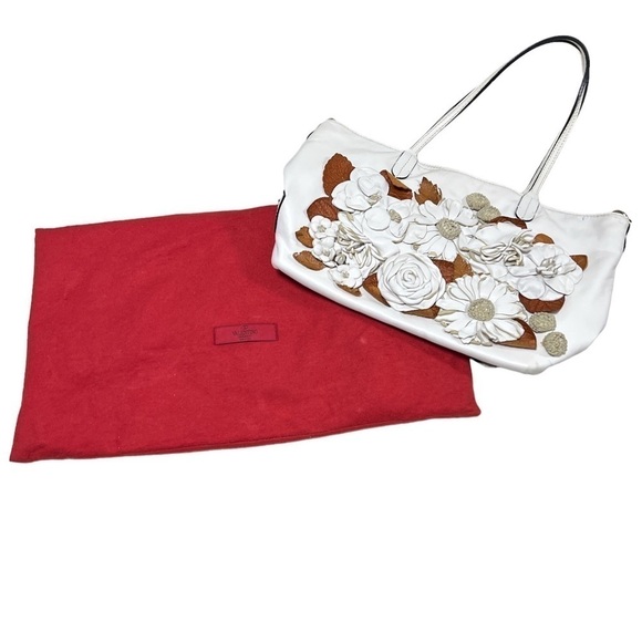 VALENTINO Garavani Floral Applique Leather Tote in White - Picture 2 of 16